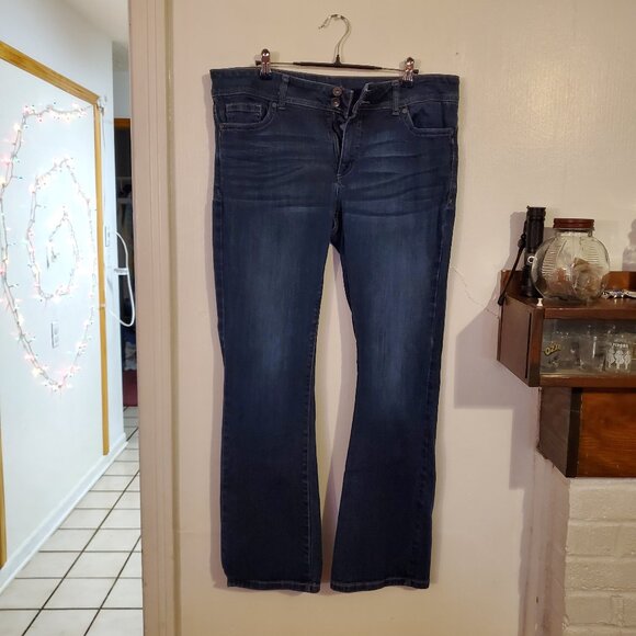 Jeans - Picture 1 of 2